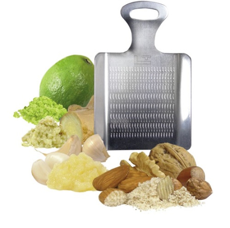 Терка 11*7 см. нерж. плоская для чеснока и орехов Tellier /1/6/ Терка 11*7 см. нерж. плоская для чеснока и орехов Tellier /1/6/